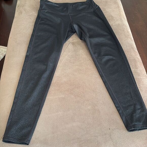 Athleta black snakeskin pattern leggings - Picture 6 of 7